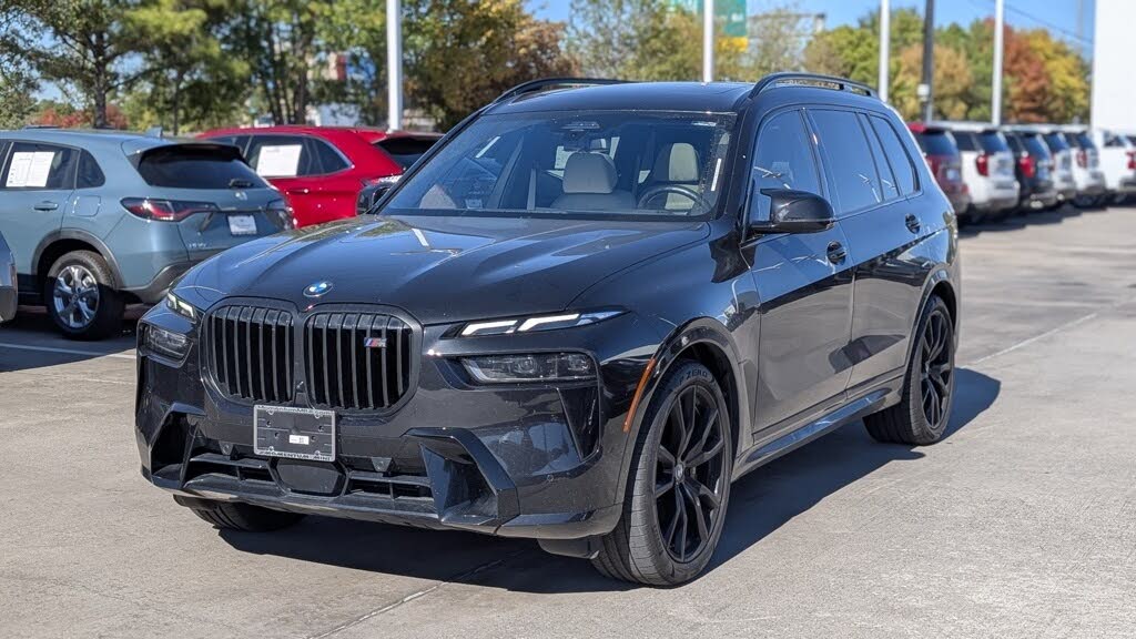 2025 BMW X7 M60i AWD