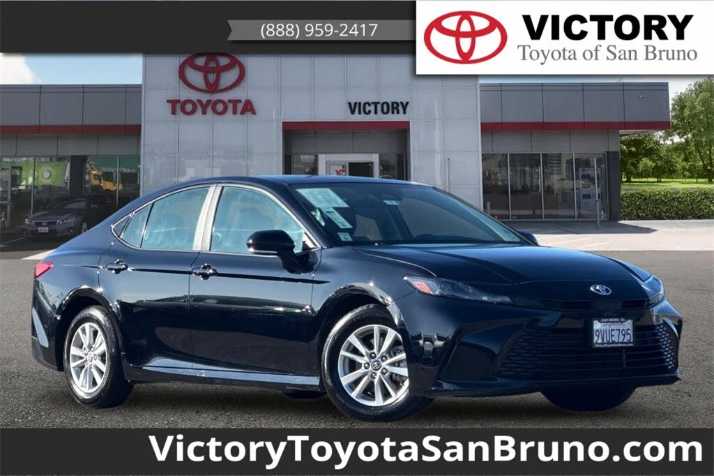 2025 Toyota Camry LE FWD