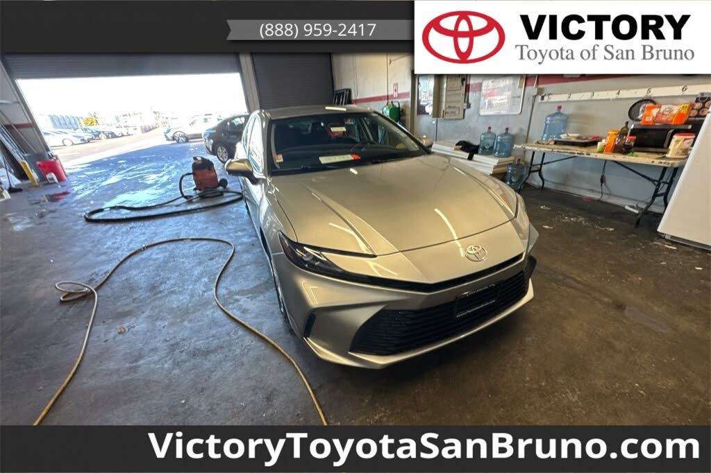 2025 Toyota Camry LE FWD