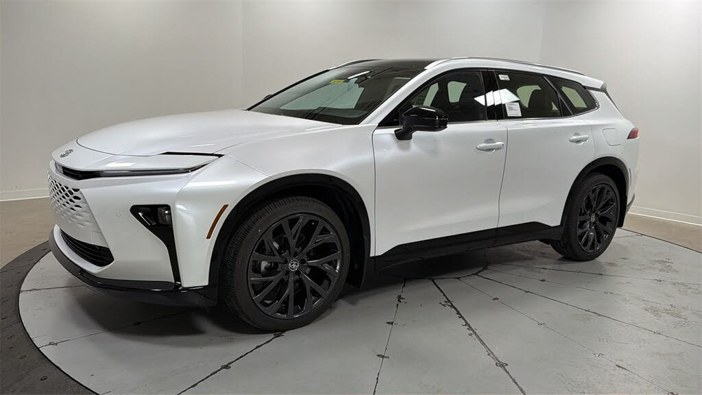 2025 Toyota Crown Signia Limited AWD