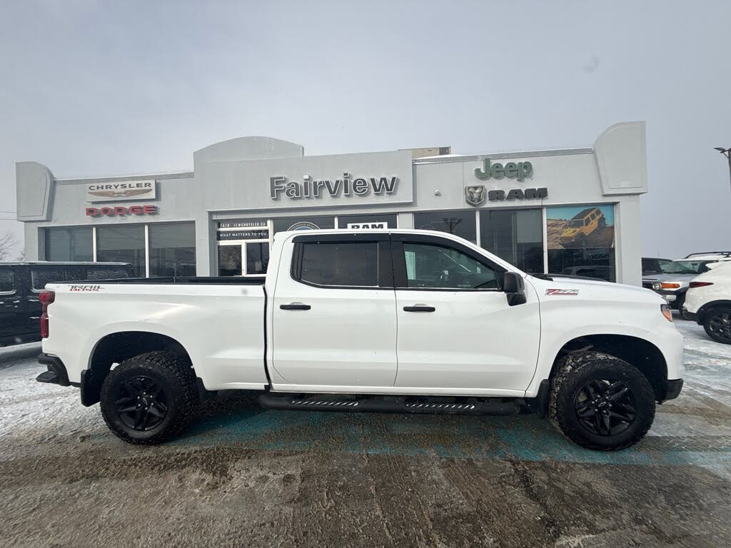 Chevrolet Silverado 1500 Custom Trail Boss Crew Cab 4WD 2023