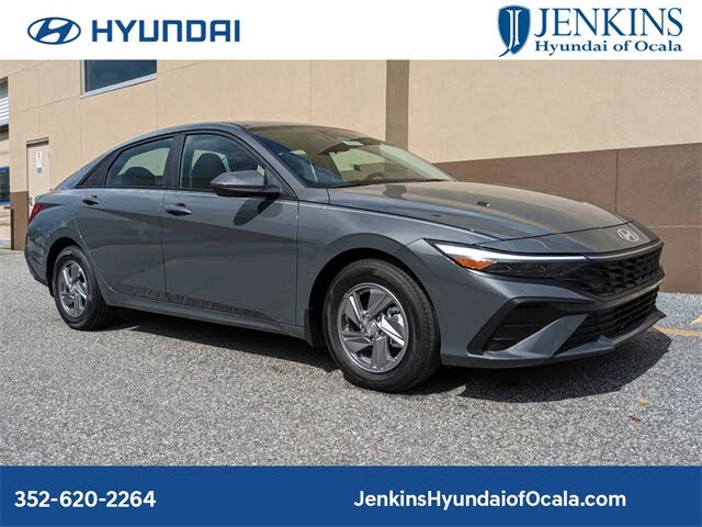 2025 Hyundai Elantra SE FWD