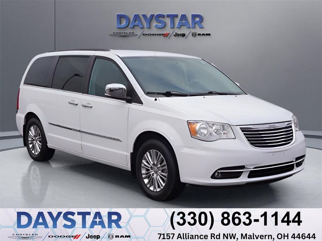 2015 Chrysler Town & Country Touring-L FWD