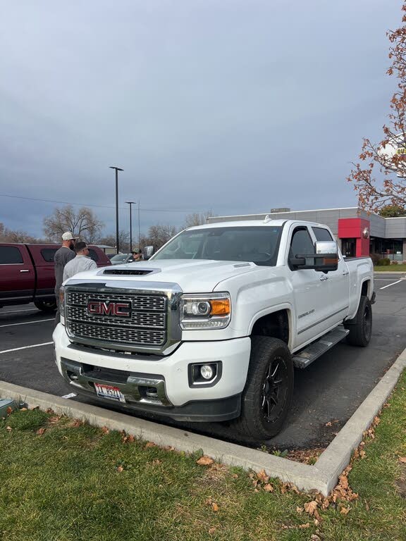 2019 GMC Sierra 2500HD Denali Crew Cab 4WD