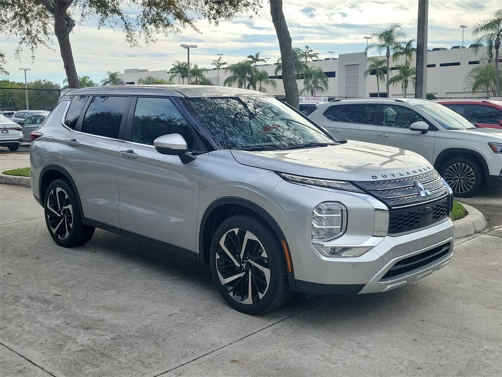 2023 Mitsubishi Outlander SE FWD