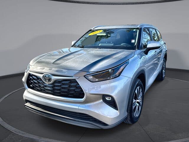 2023 Toyota Highlander XLE FWD