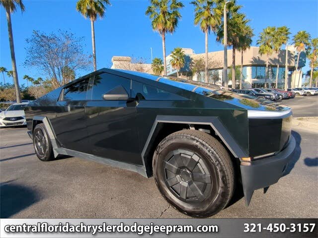 2024 Tesla Cybertruck Crew Cab AWD