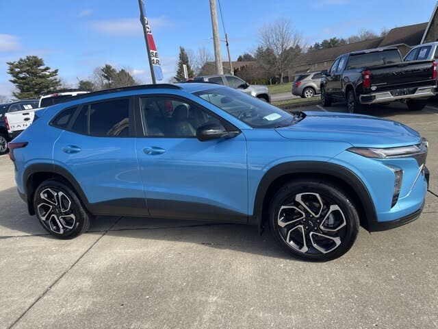 2025 Chevrolet Trax RS with 2RS FWD