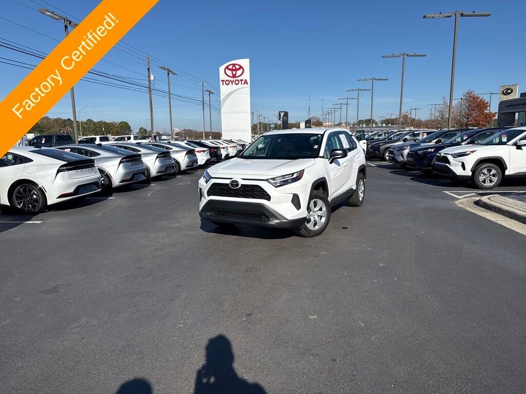 2025 Toyota RAV4 LE FWD