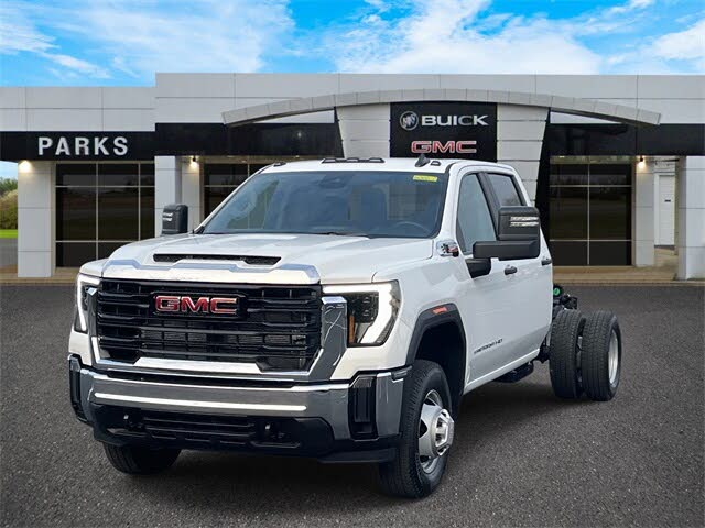 2026 GMC Sierra 3500HD Pro Crew Cab LB 4WD