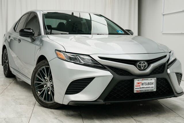 2020 Toyota Camry SE Nightshade FWD