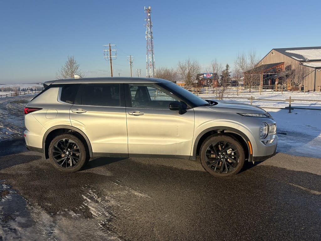 2023 Mitsubishi Outlander SE S-AWC