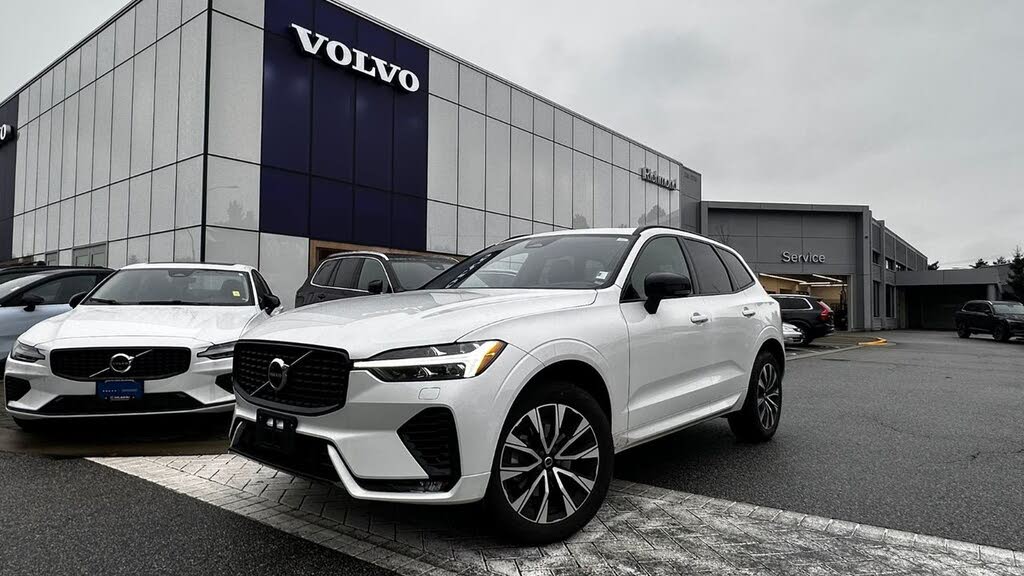 Volvo XC60 B5 Core Dark Theme AWD 2024