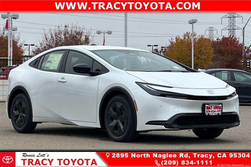 2026 Toyota Prius LE FWD