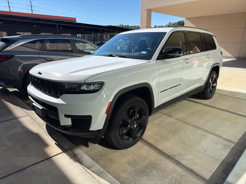2023 Jeep Grand Cherokee L Altitude 4WD