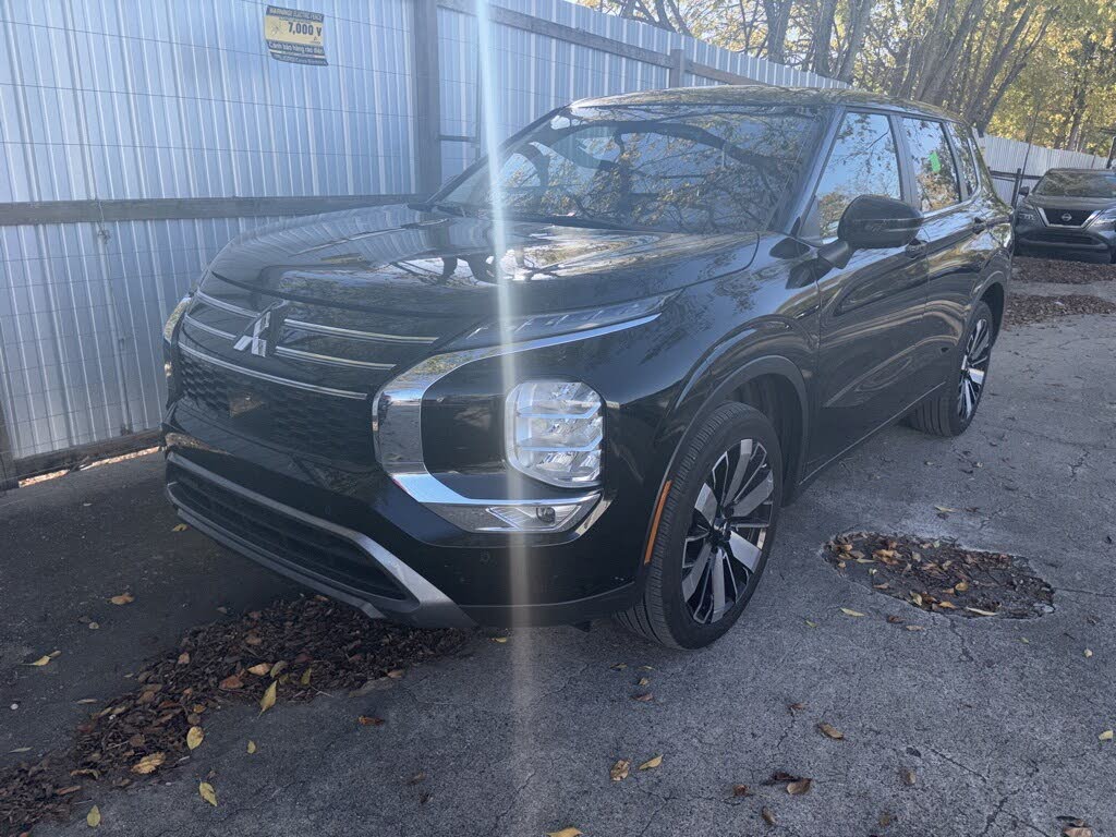 2025 Mitsubishi Outlander SE FWD