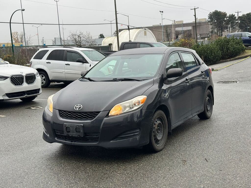 Toyota Matrix Base 2011