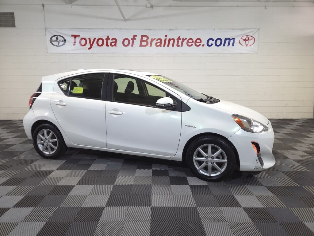 2016 Toyota Prius c Three