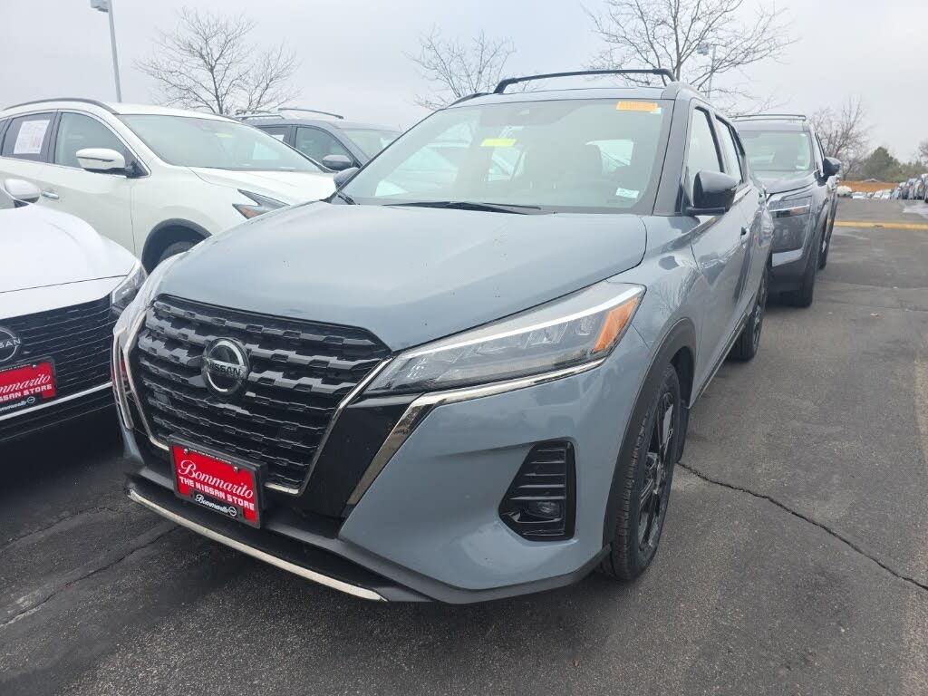 2021 Nissan Kicks SR FWD