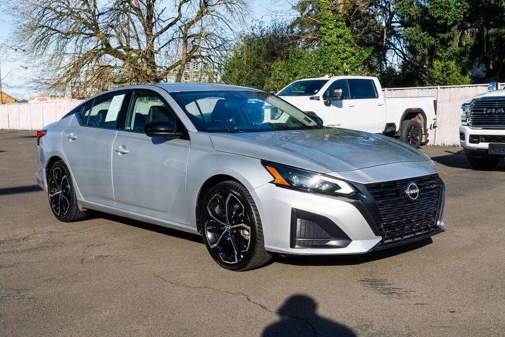 2023 Nissan Altima 2.5 SR FWD