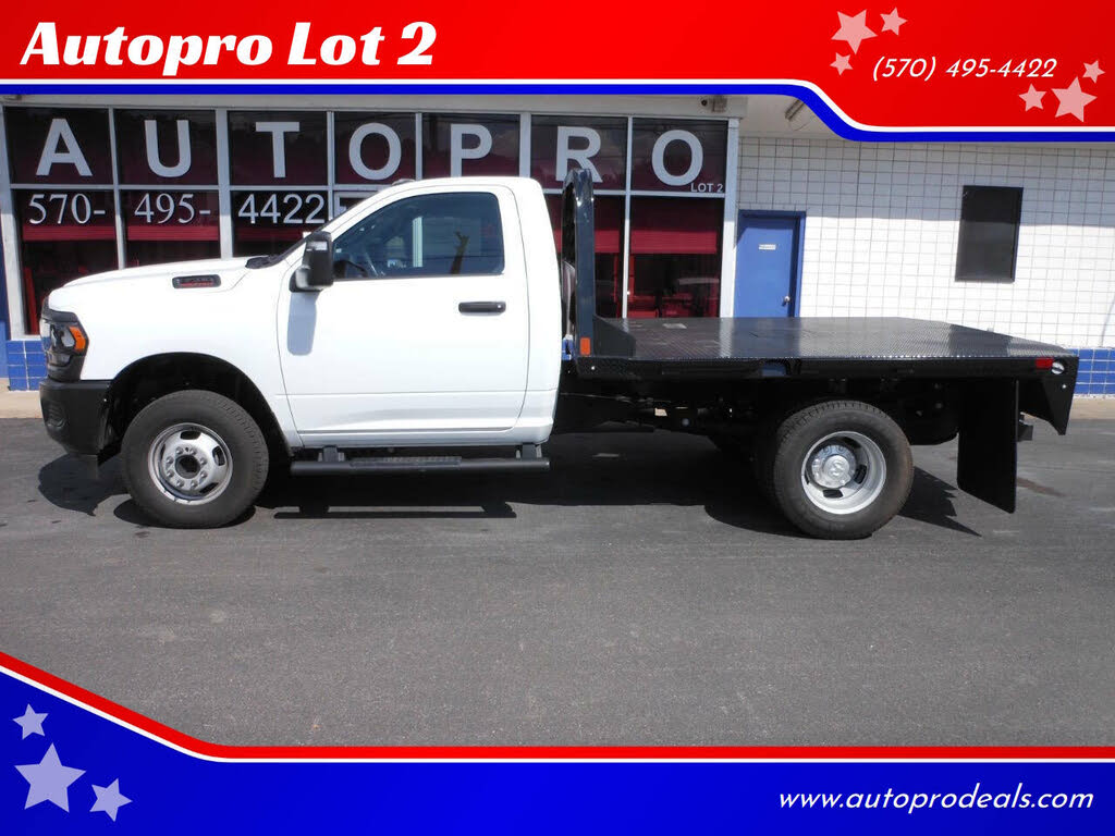 2024 RAM 3500 Chassis Tradesman Regular Cab DRW RWD