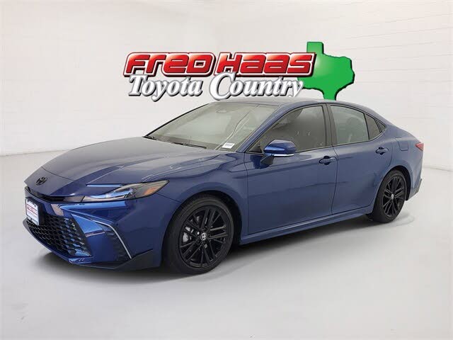 2025 Toyota Camry SE FWD