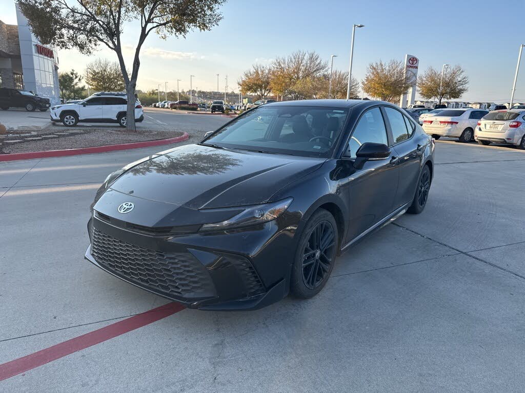 2025 Toyota Camry SE FWD