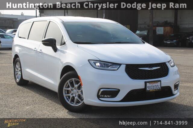 2026 Chrysler Pacifica Select FWD