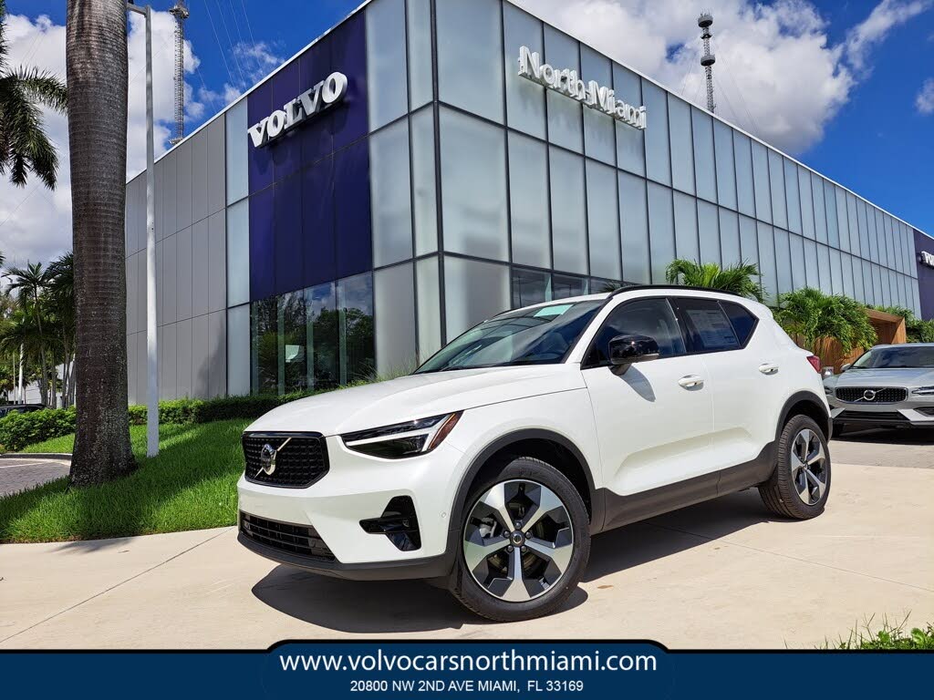 2026 Volvo XC40 B5 Plus AWD