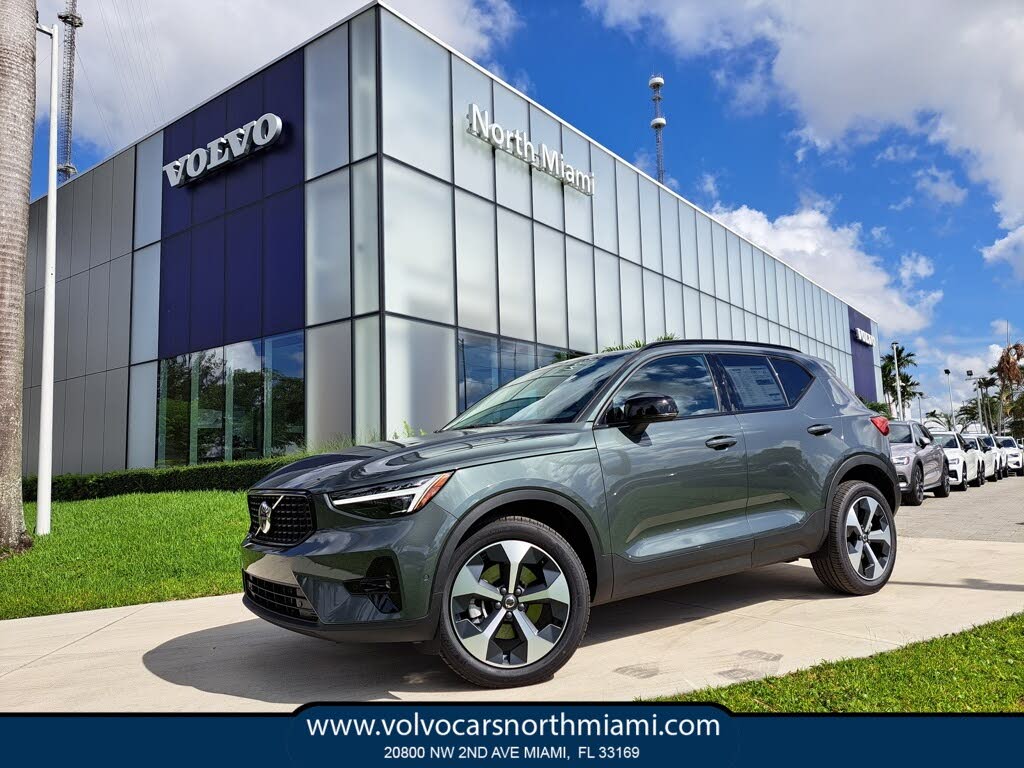 2026 Volvo XC40 B5 Plus AWD