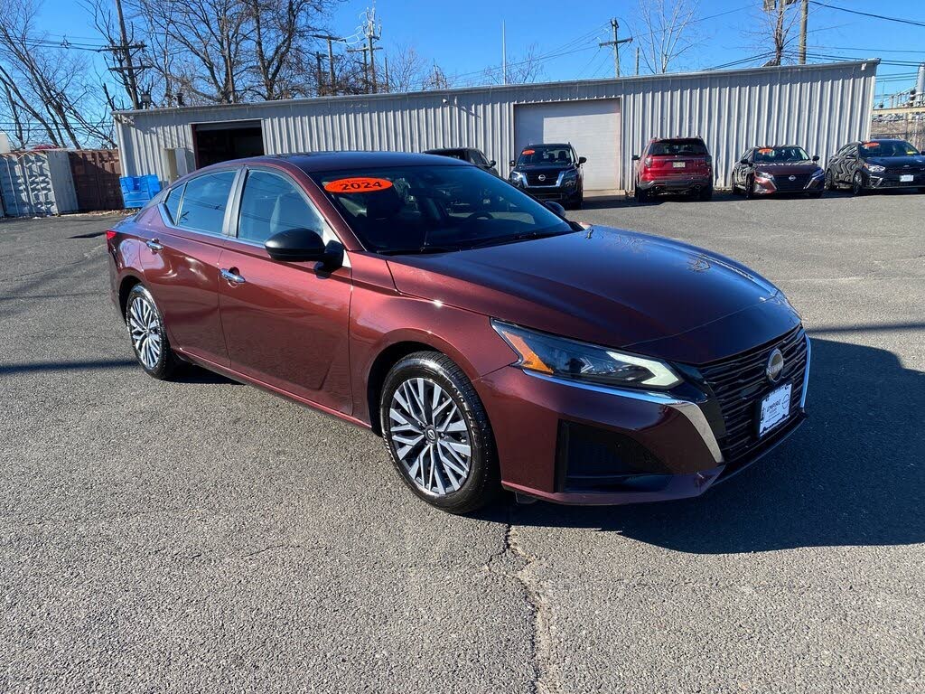 2024 Nissan Altima 2.5 SV FWD