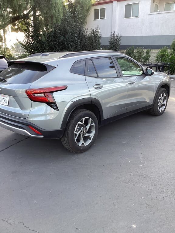 2025 Chevrolet Trax LT FWD