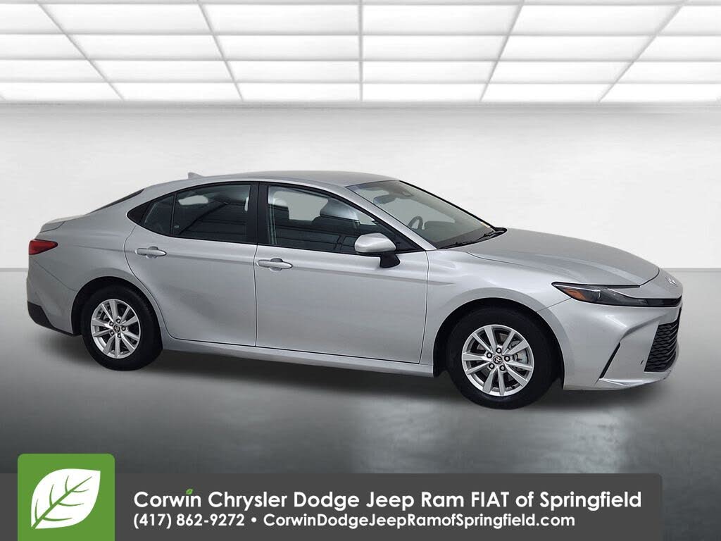 2025 Toyota Camry LE FWD