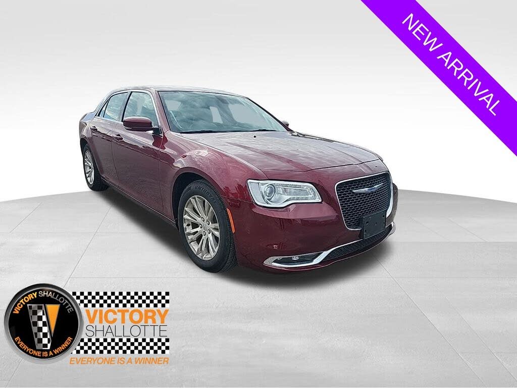 2021 Chrysler 300 Touring RWD