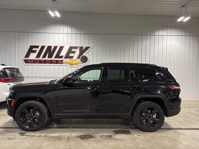 2022 Jeep Grand Cherokee Altitude 4WD