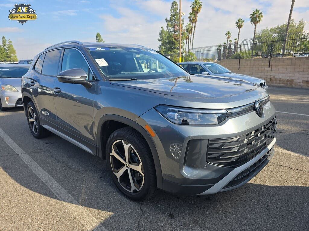 2025 Volkswagen Tiguan SE 4Motion