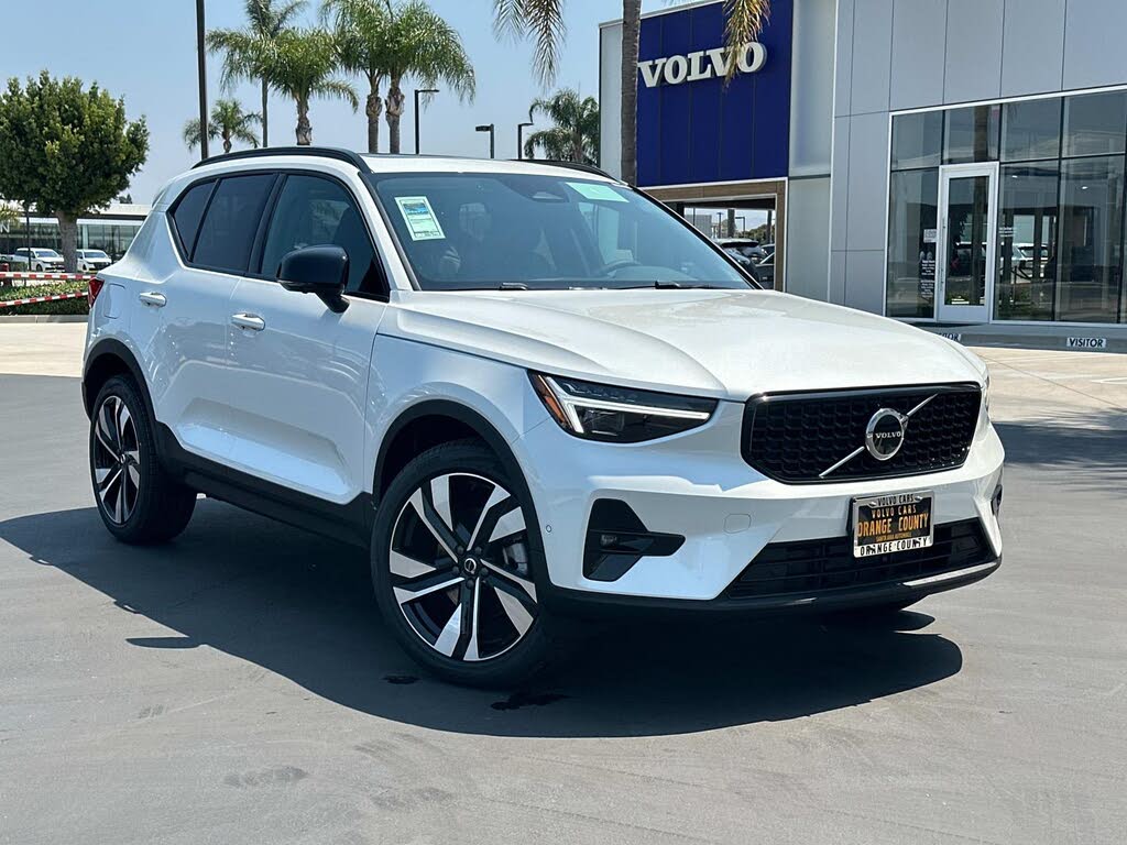 2026 Volvo XC40 B5 Ultra AWD