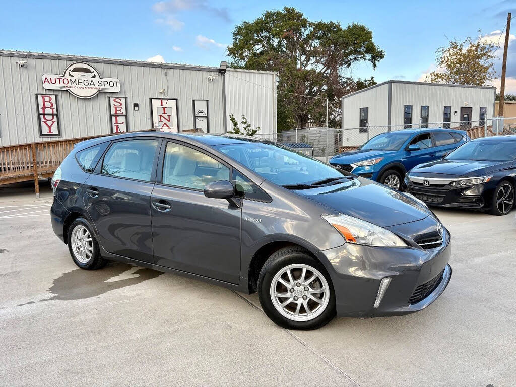 2012 Toyota Prius v Five FWD