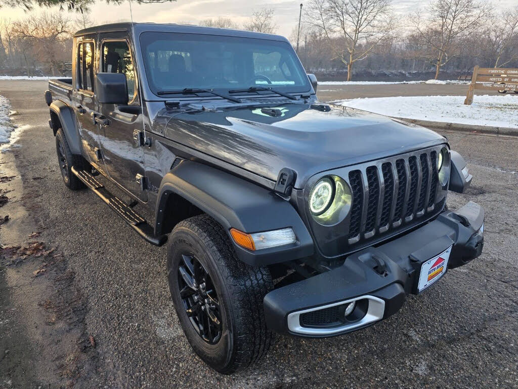 2021 Jeep Gladiator Sport S Crew Cab 4WD