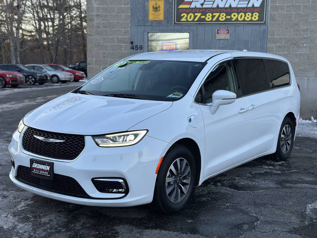 2022 Chrysler Pacifica Hybrid Touring L FWD