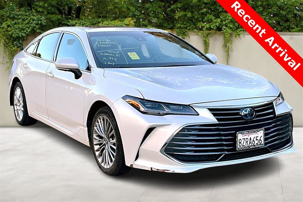 2022 Toyota Avalon Hybrid Limited FWD
