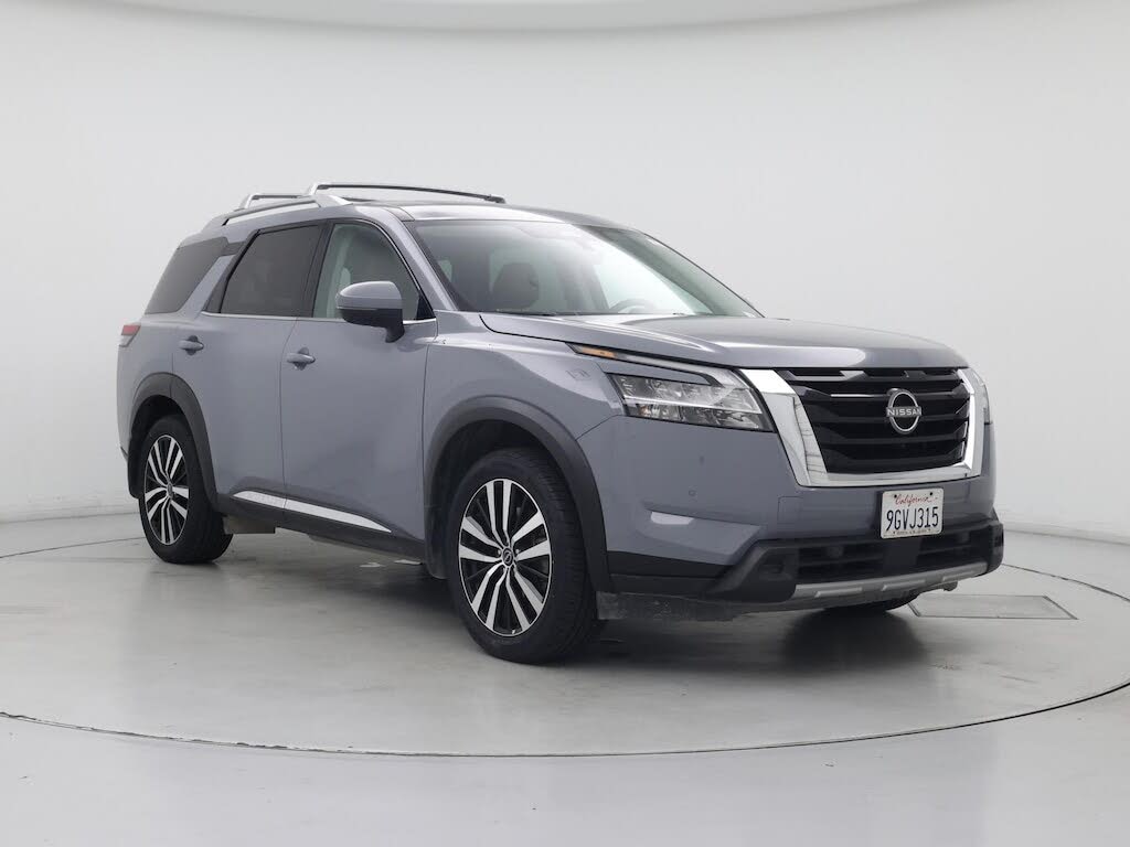 2023 Nissan Pathfinder Platinum FWD