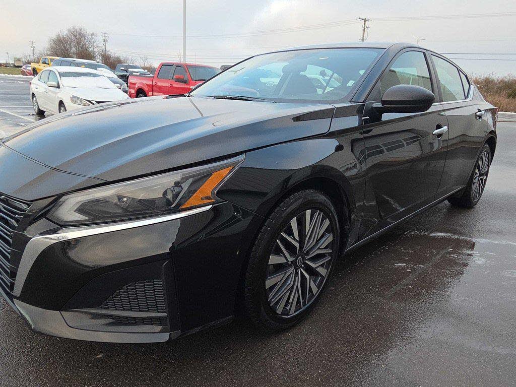 2024 Nissan Altima 2.5 SV FWD