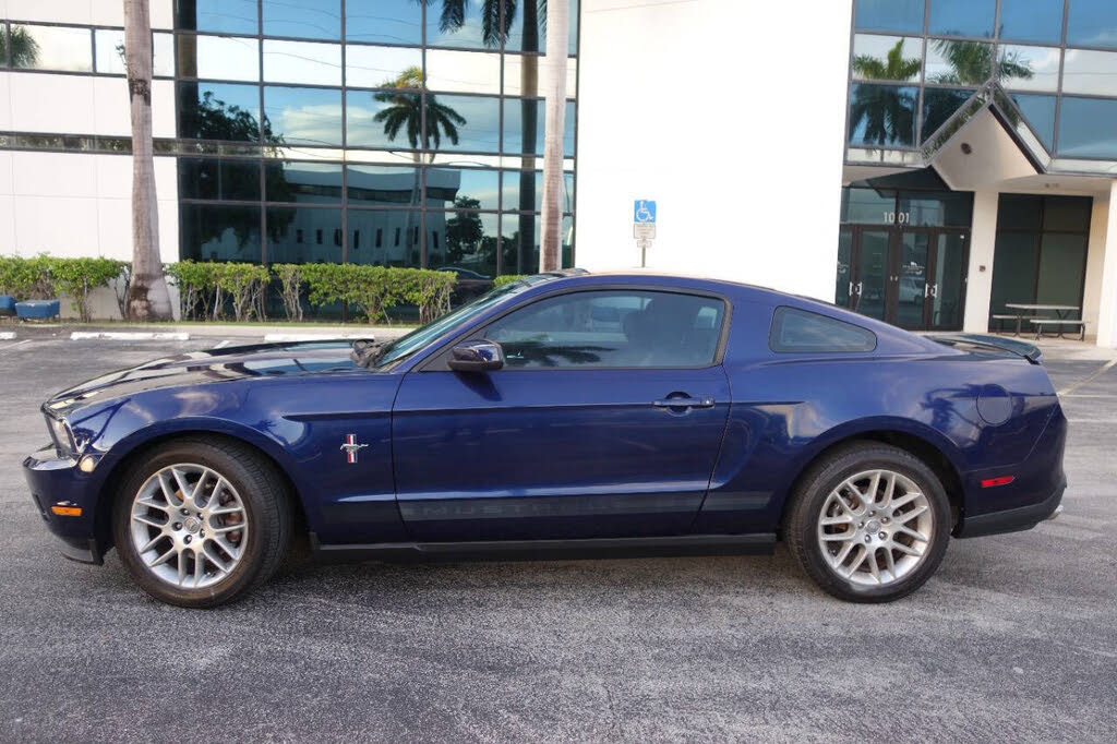 2012 Ford Mustang V6 Premium Coupe RWD
