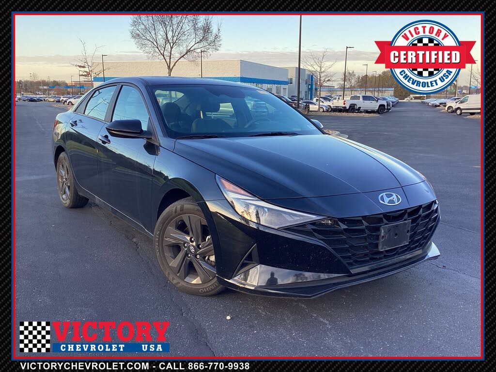 2023 Hyundai Elantra SEL FWD