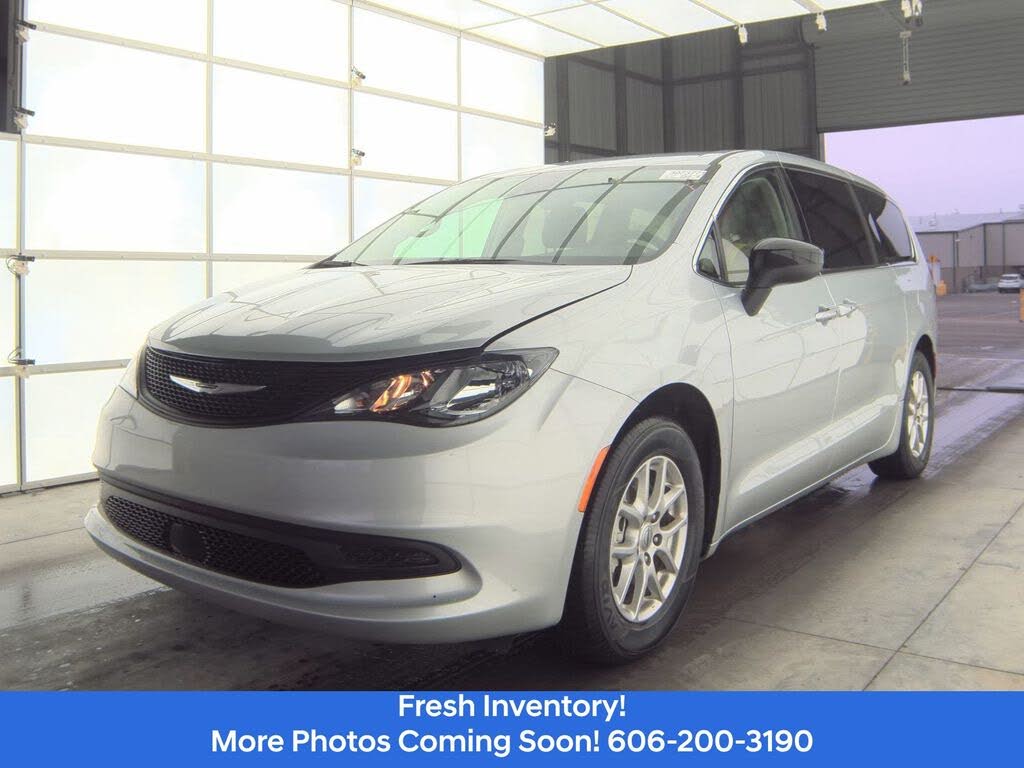 2024 Chrysler Voyager LX FWD