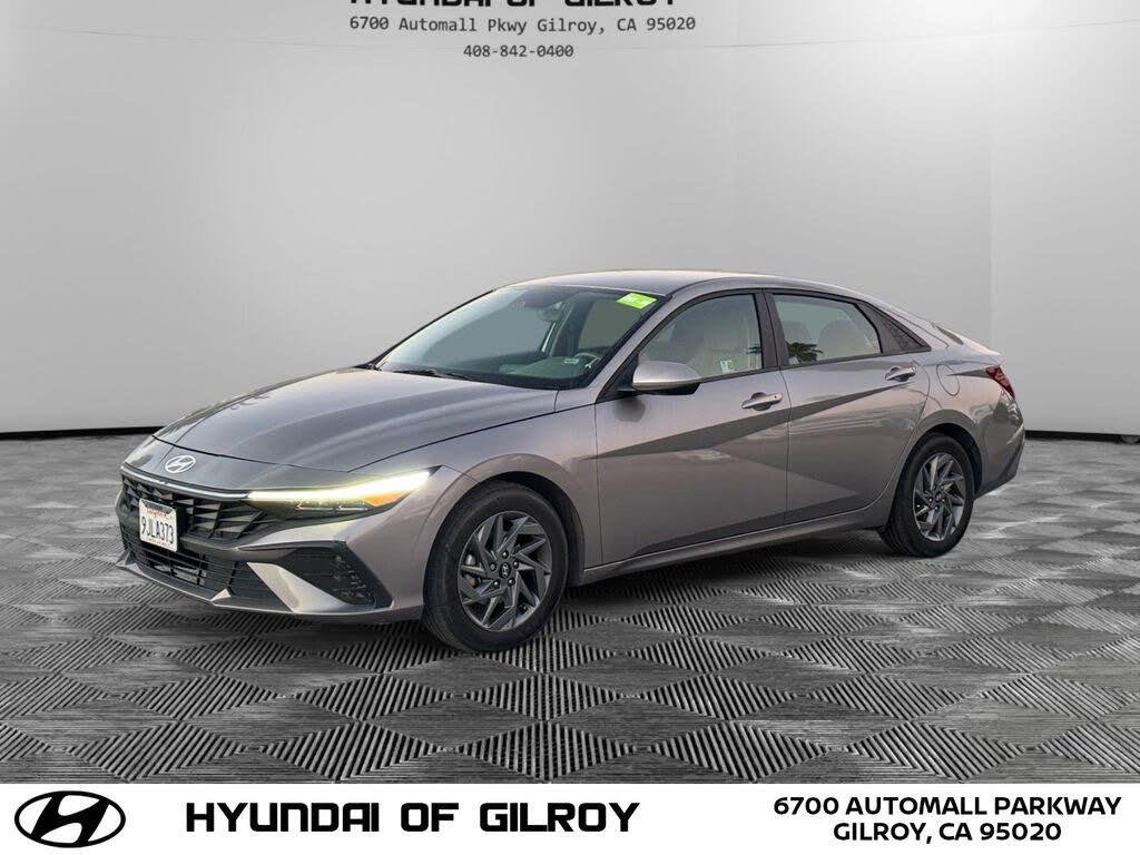 2024 Hyundai Elantra SEL FWD