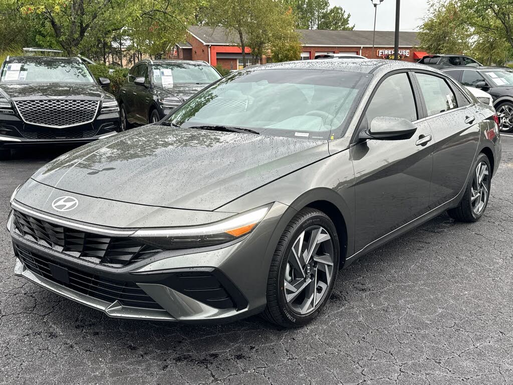 2025 Hyundai Elantra SEL Convenience FWD
