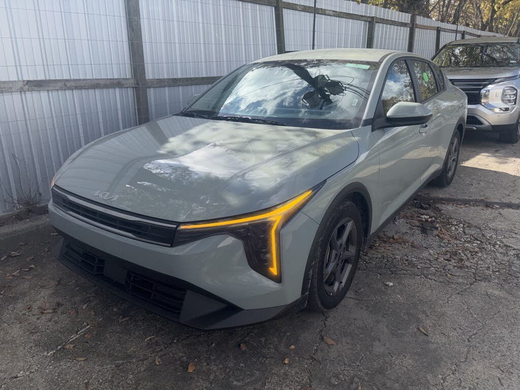 2025 Kia K4 LXS FWD