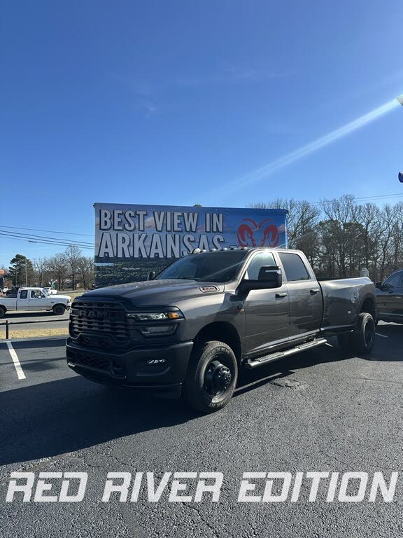 2025 RAM 3500 Tradesman Crew Cab LB DRW 4WD